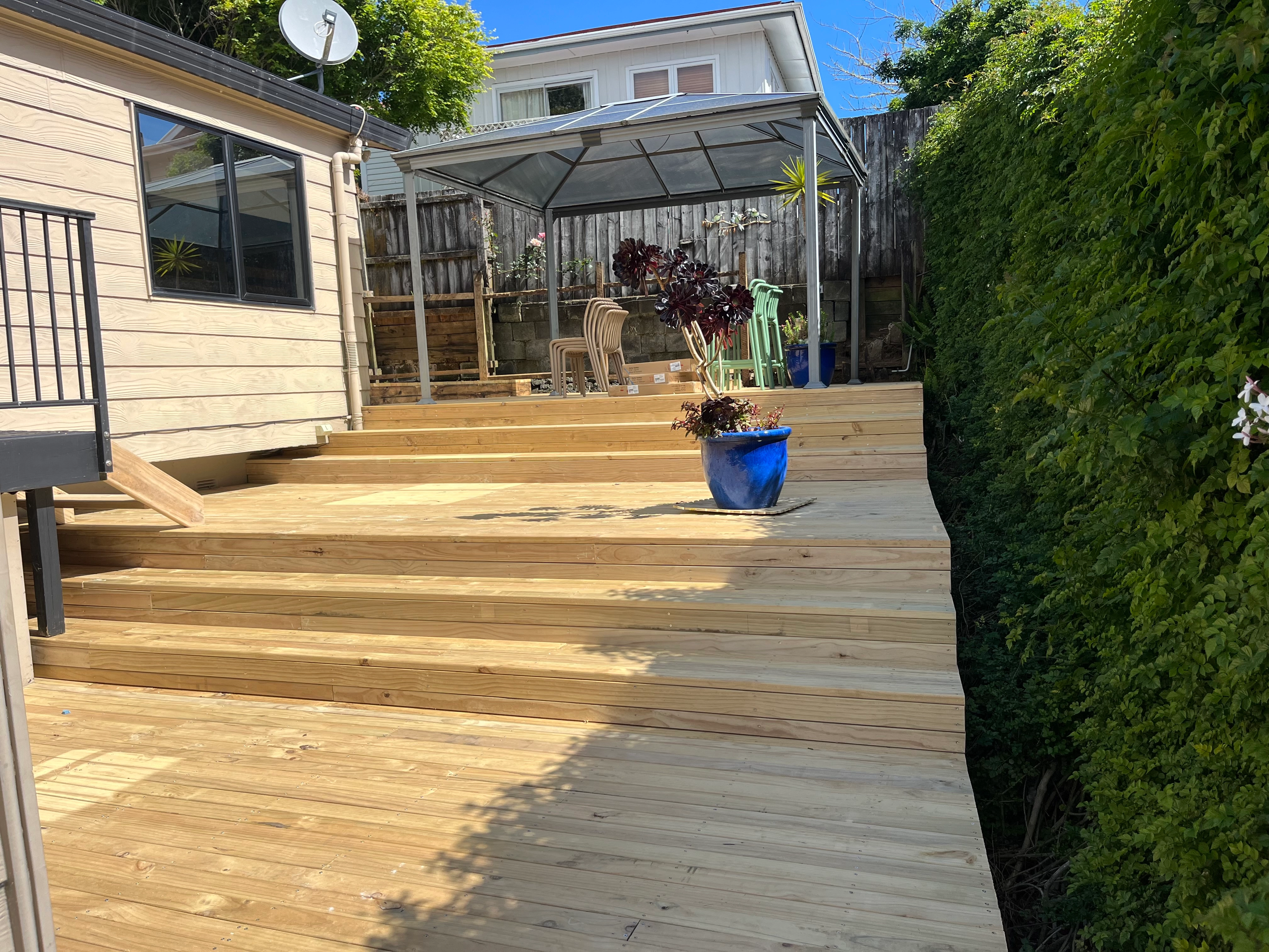 Hardwood deck built by East Auckland deck builder Eastern Decks