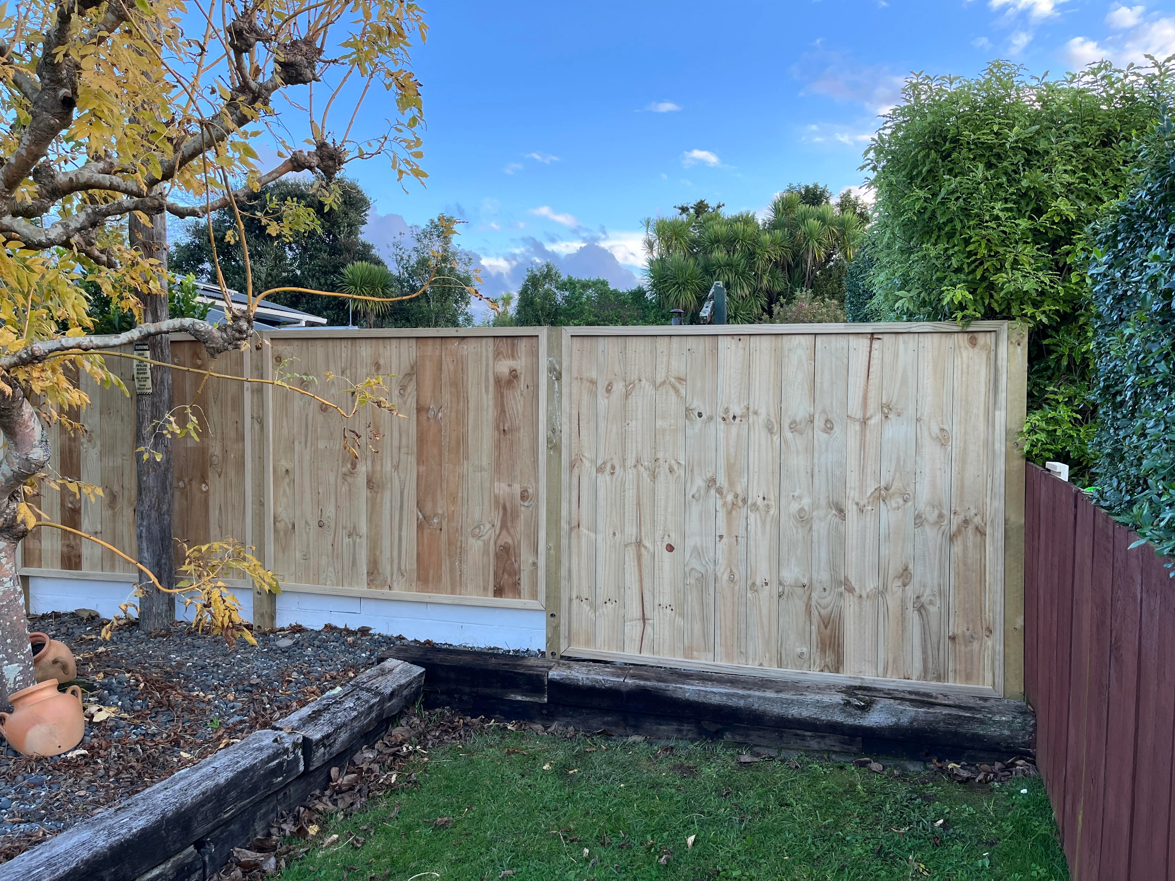Fence builder East Auckland - timber privacy fence